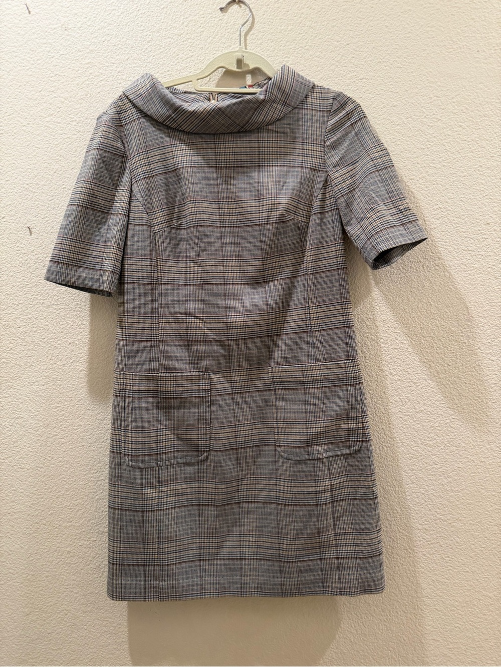 Trina Turk Plaid Shift Dress Cowl Nexk Pockets size 4